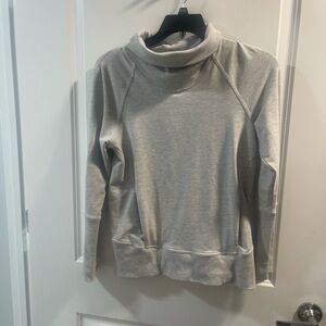 Lululemon Women's Gray Turtleneck Long Sleeve Have Two Yellow Spots